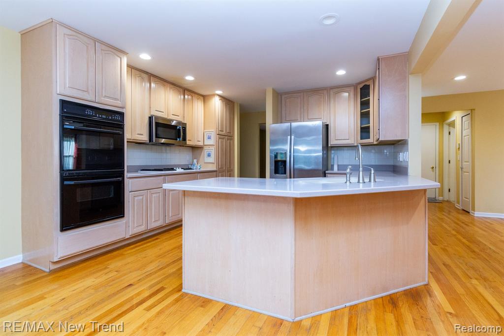 43159 Sandstone Drive Novi, MI 48377 - Photo 12 of 44