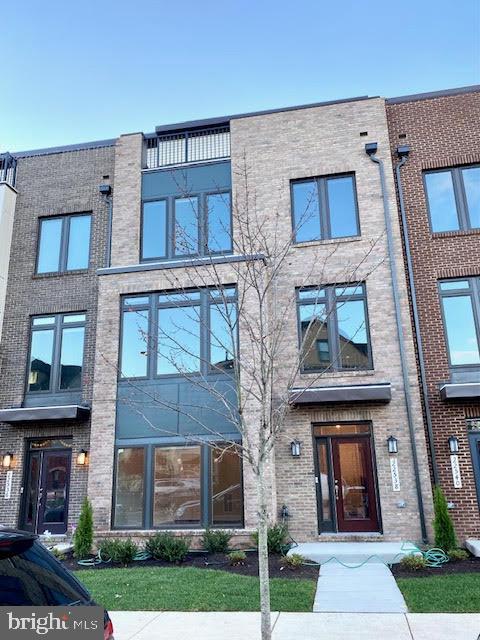 Exterior - Brick Front 4 level Townhouse!