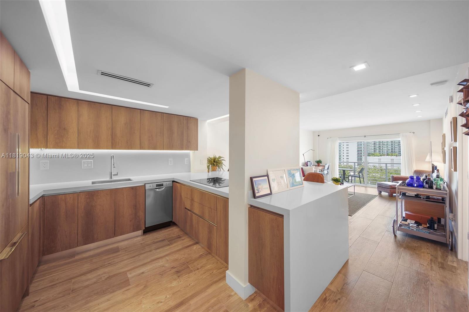 1450 Lincoln Road, Unit 809 Miami Beach, FL 33139 - Photo 8 of 28