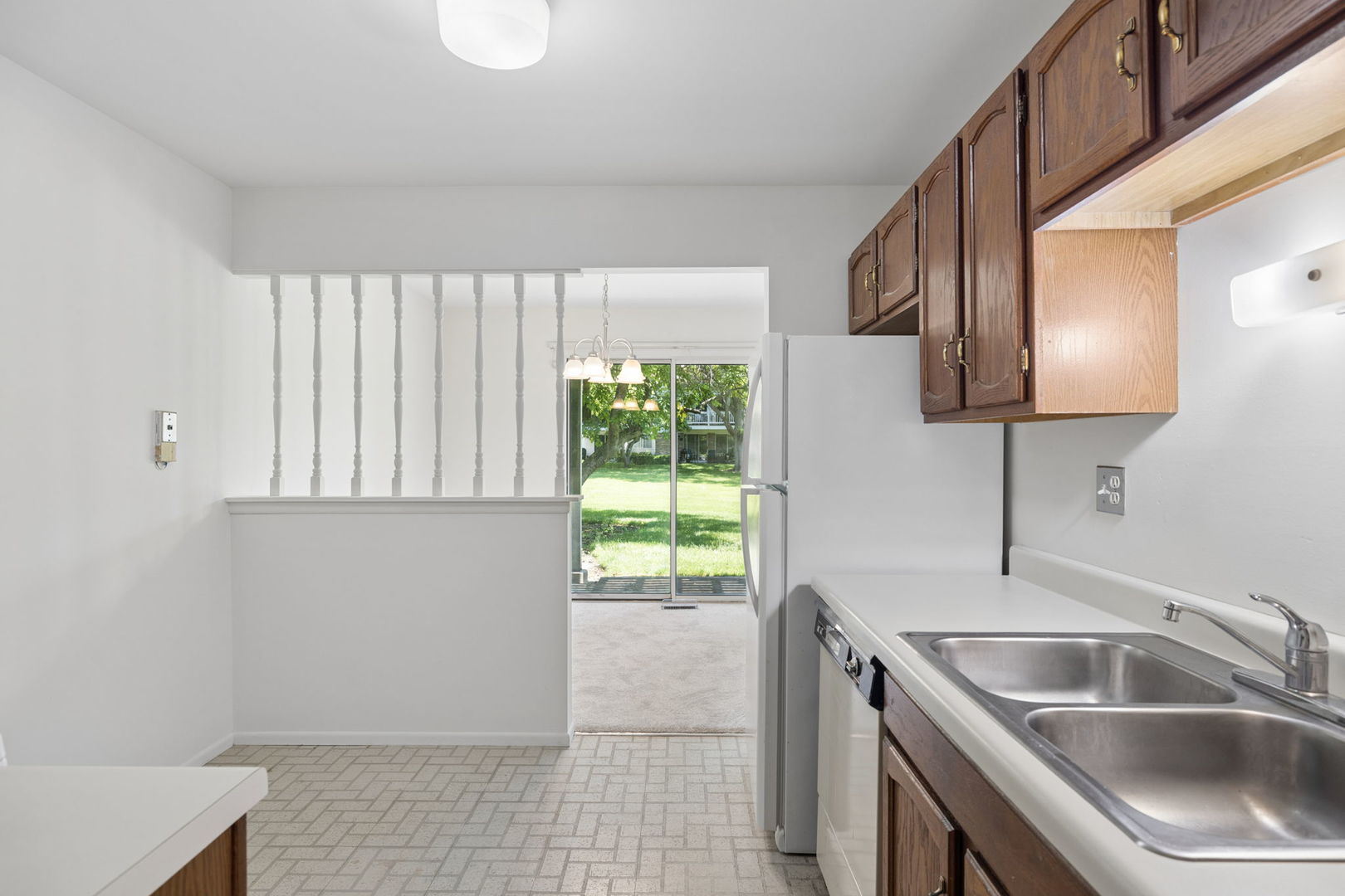 1575 Stonehill Court, Unit A Wheaton, IL 60189 - Photo 10 of 27