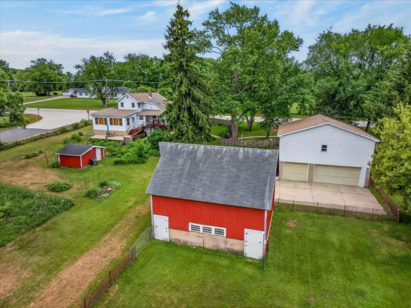 $749,000 | 854 Highway 51, Stoughton, WI 53589