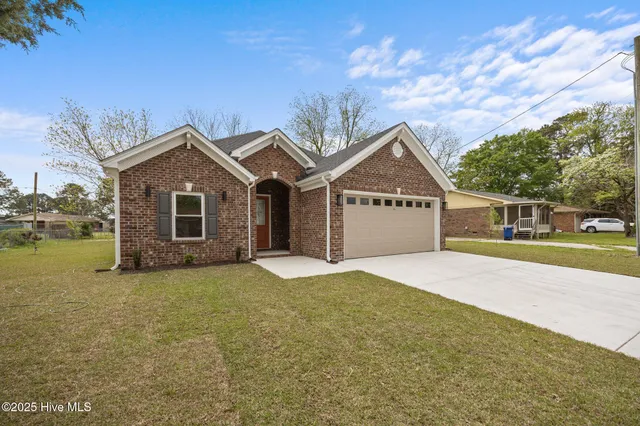 $290,000 | 316 Allen Drive, Ayden, NC 28513