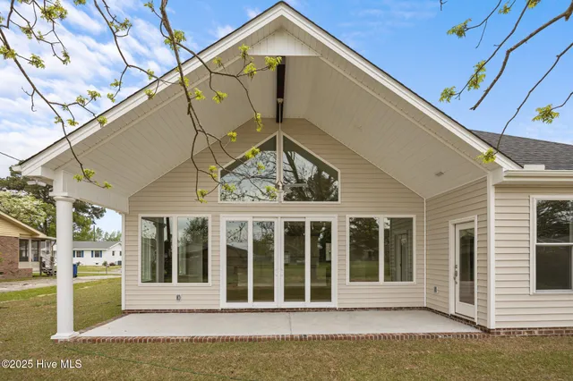 $290,000 | 316 Allen Drive, Ayden, NC 28513