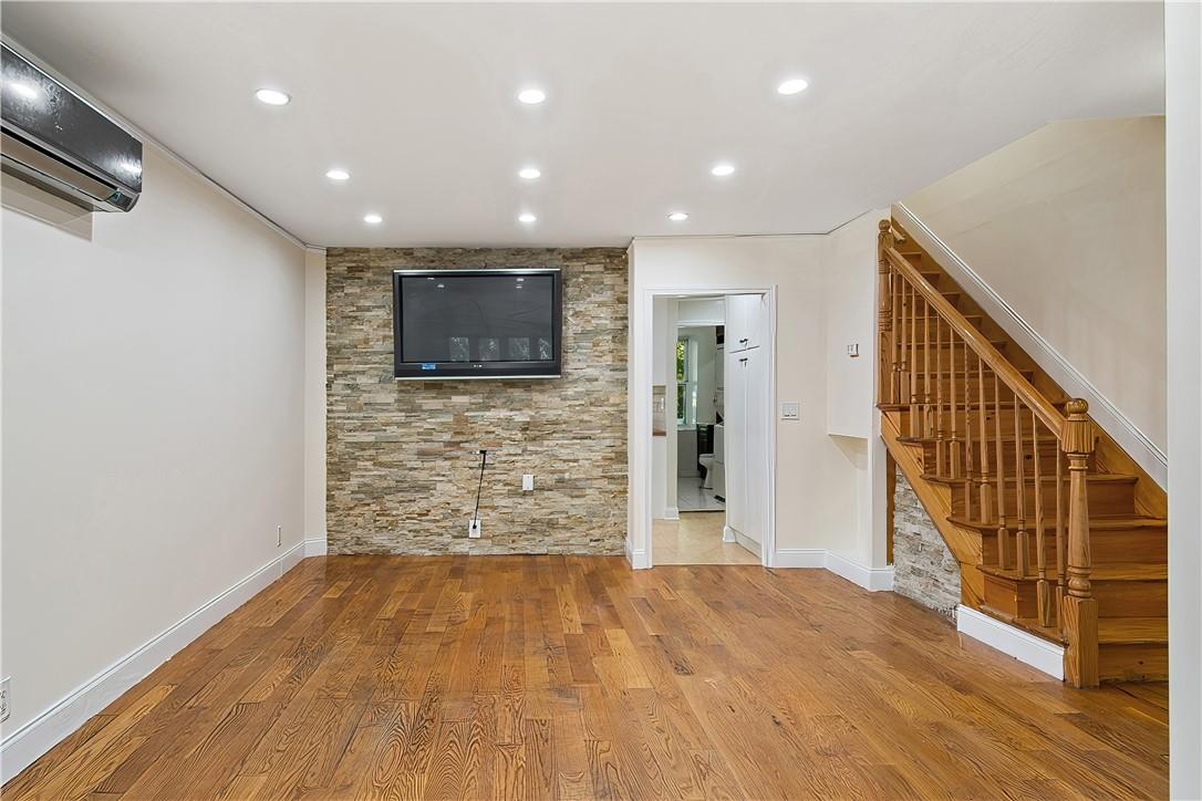 main floor 2 bed room duplex