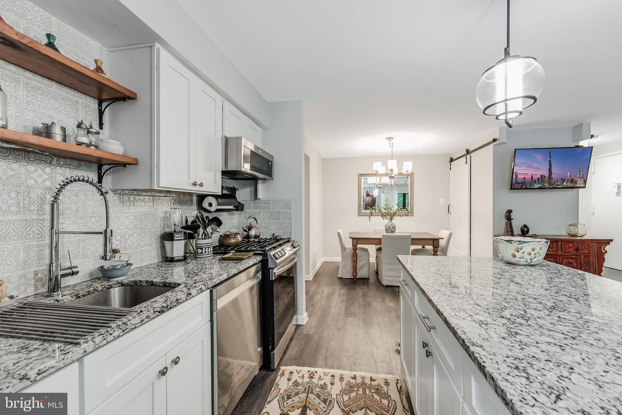11220 Chestnut Grove Square, Unit 13 Reston, VA 20190 - Photo 6 of 27 Gallery Image 6