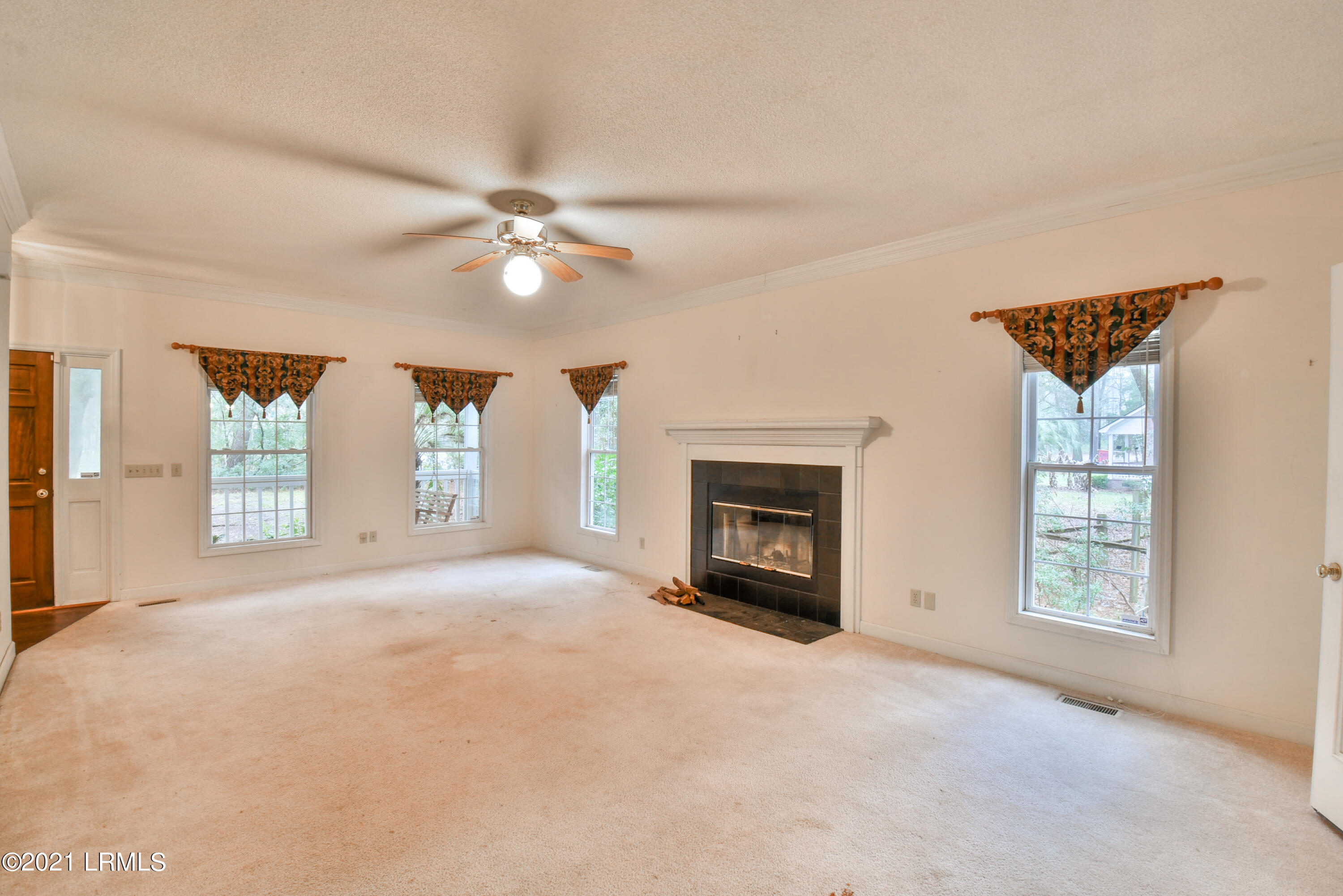 115 Walling Grove Road Beaufort, SC 29907 - Photo 5 of 41 DSC_0837-2
