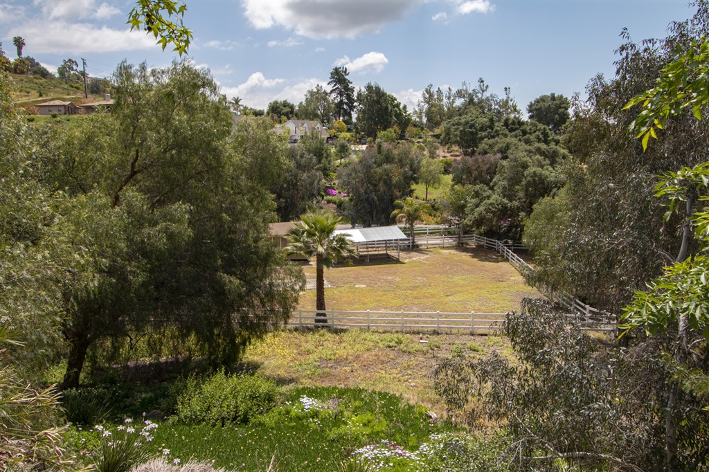 2410 Gird Road Fallbrook, CA 92028 - Photo 3 of 25