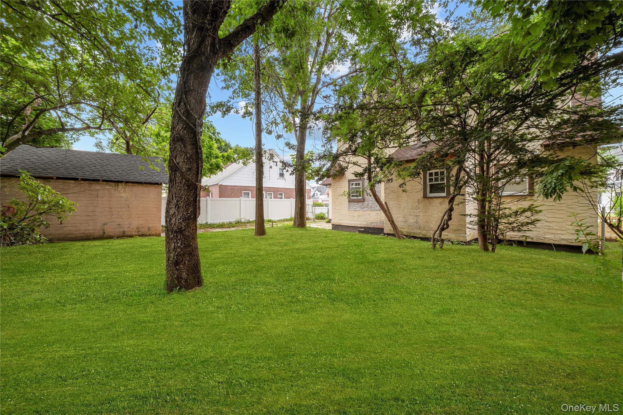 116 Meadowbrook Road Hempstead, NY 11550 - Photo 31 of 32