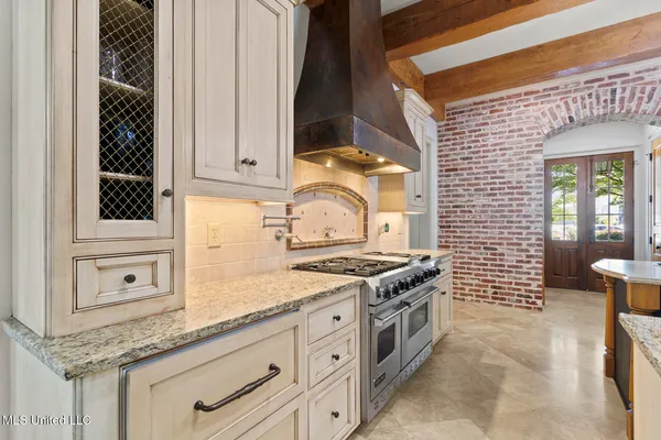 $1,595,000 | 115 Cedar Woods Cove, Madison, MS 39110