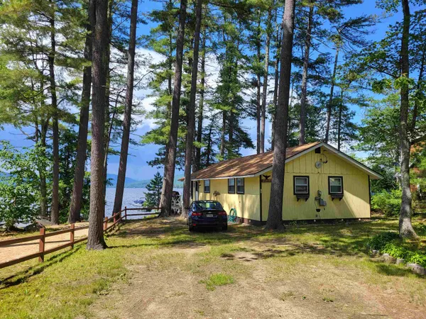 $2,200 | 19 Arrowhead Point Road, Bristol, NH 03222