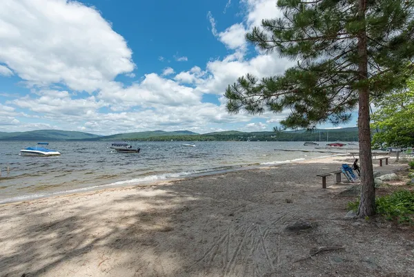 $2,200 | 19 Arrowhead Point Road, Bristol, NH 03222