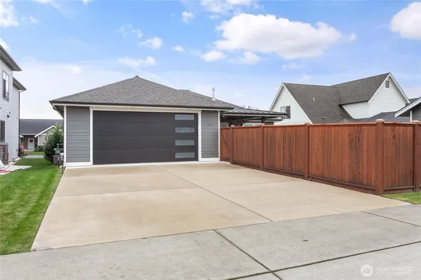 $799,000 | 1725 Aaron Drive, Lynden, WA 98264