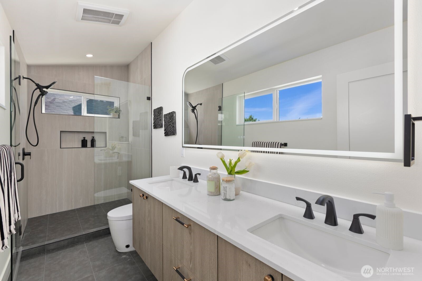 929 North 87th Street Seattle, WA 98103 - Photo 18 of 38