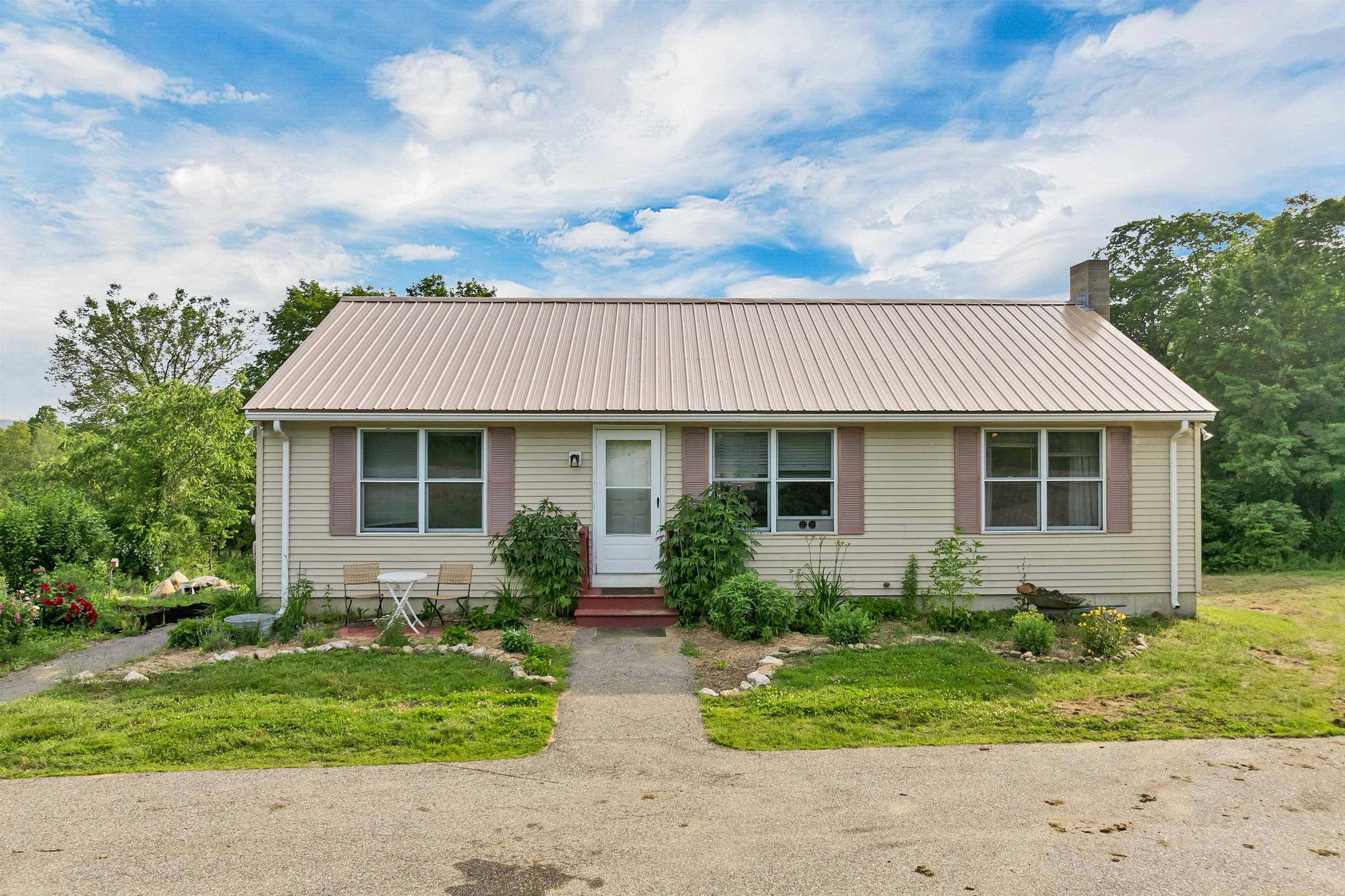 145 Bow Lake Road Barnstead, NH 03218 - Photo 1 of 29