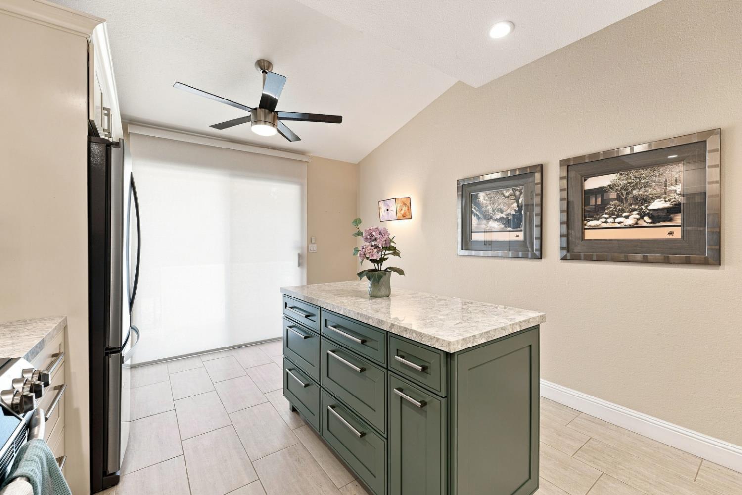 4934 El Ranchero Court Rocklin, CA 95677 - Photo 5 of 44 Gallery Image 5