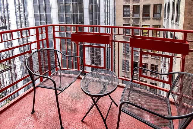 208 West Washington Street, Unit 1002 Chicago, IL 60606 - Photo 13 of 16