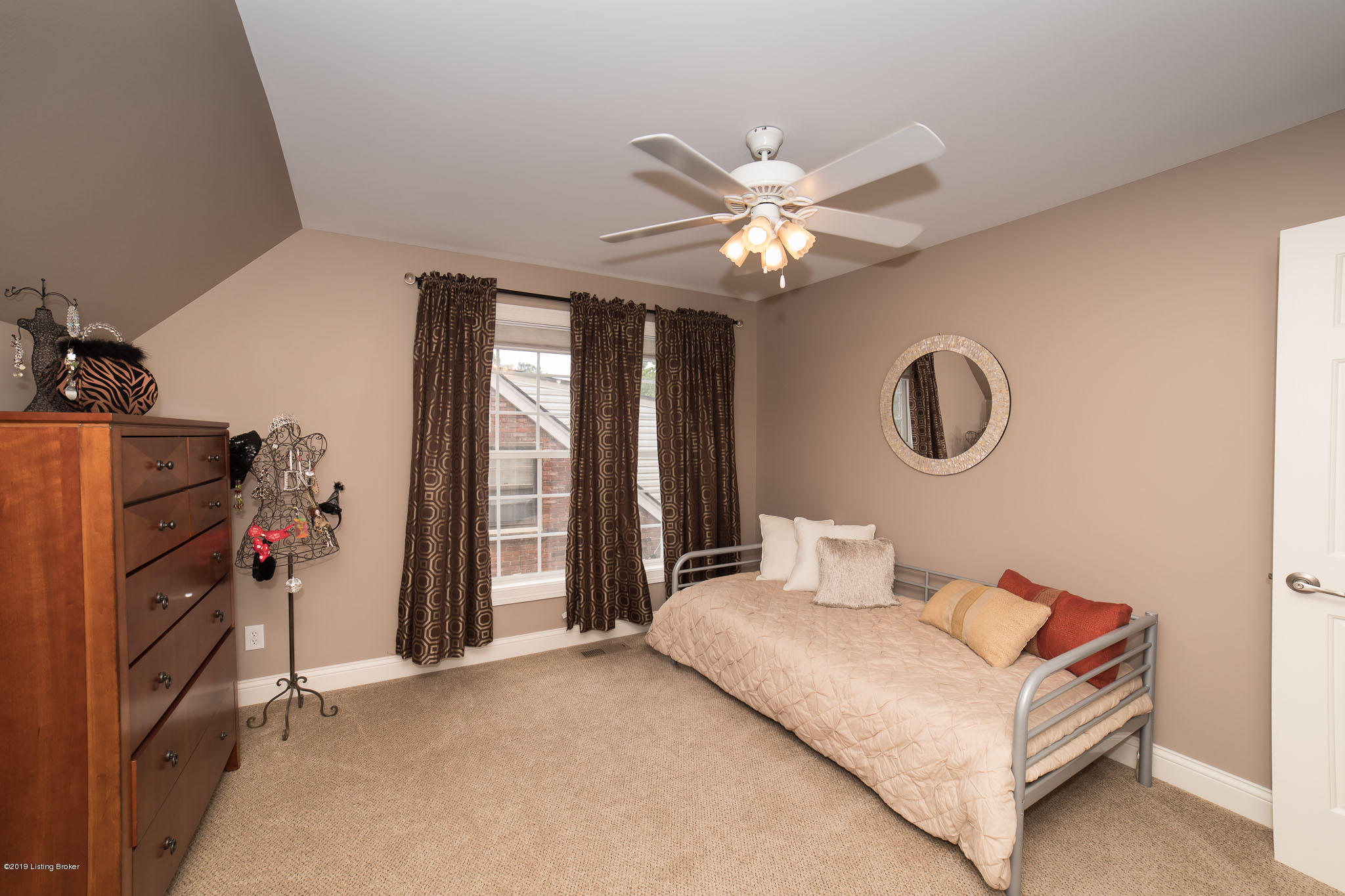 220 Ring Road Louisville, KY 40207 - Photo 56 of 109 220RindRoad056
