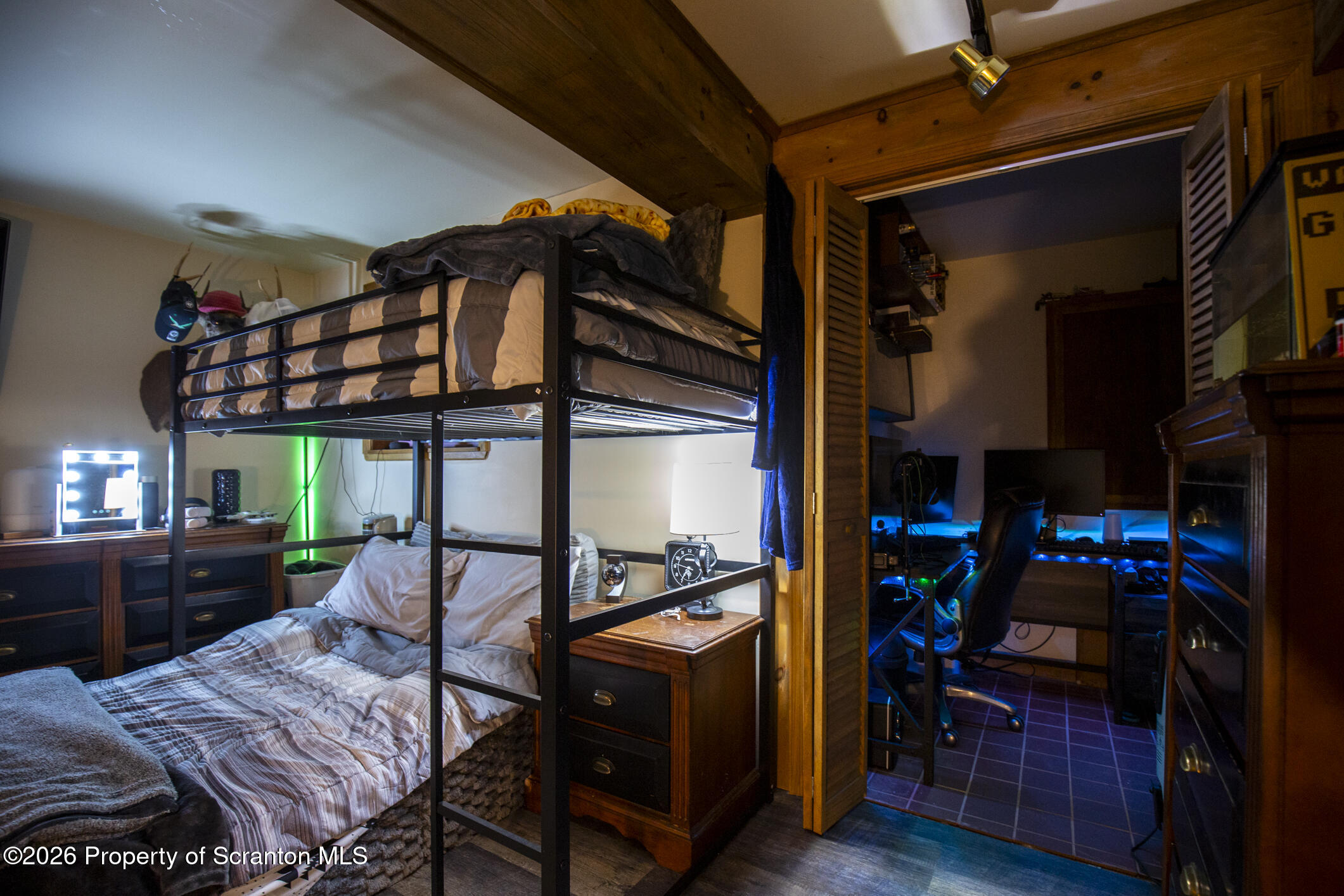 1290 Brookfield Road Lake Ariel, PA 18436 - Photo 45 of 47 a view of a livingroom with furniture and furniture