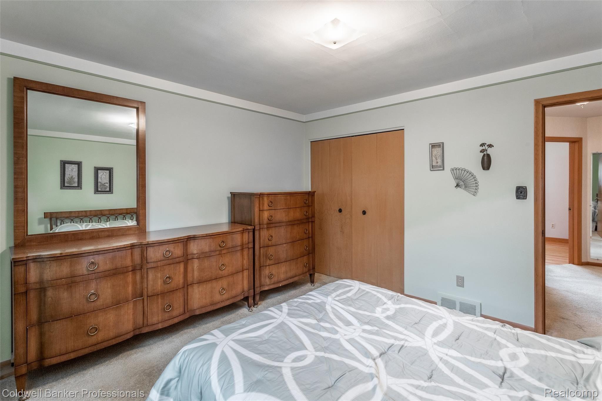 11128 Racine Road Warren, MI 48093 - Photo 22 of 27 Racine-29.jpg