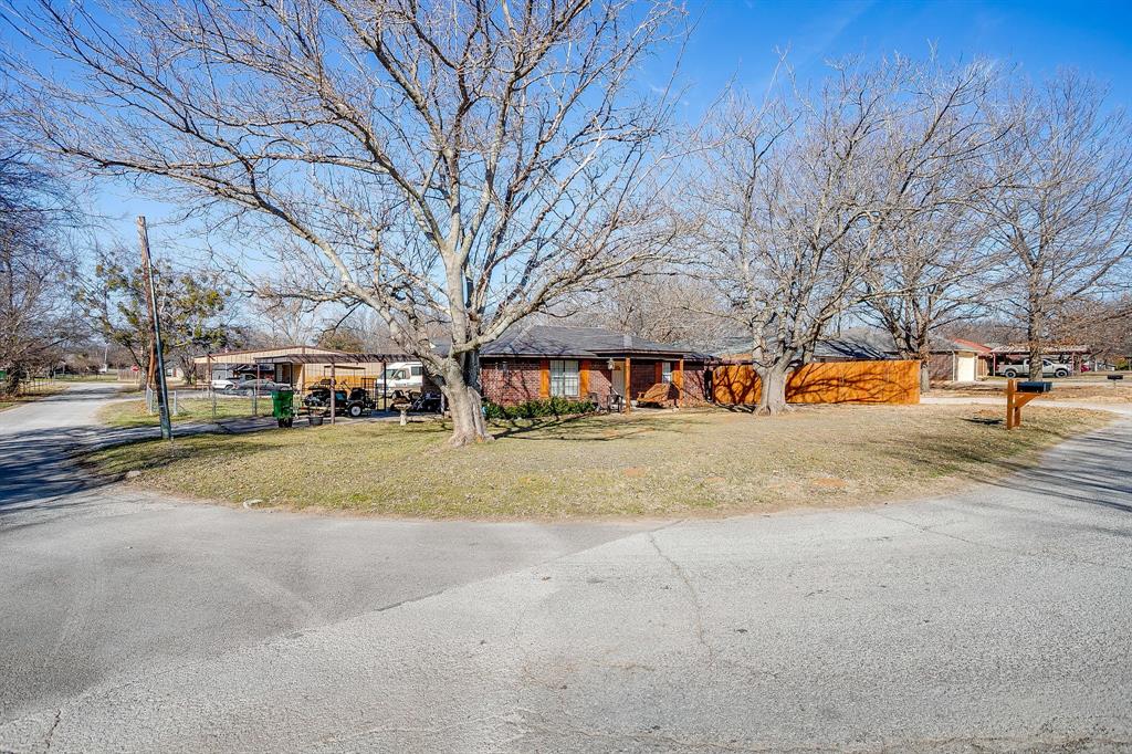 449 Dunlap Avenue Boyd, TX 76023 - Photo 4 of 27