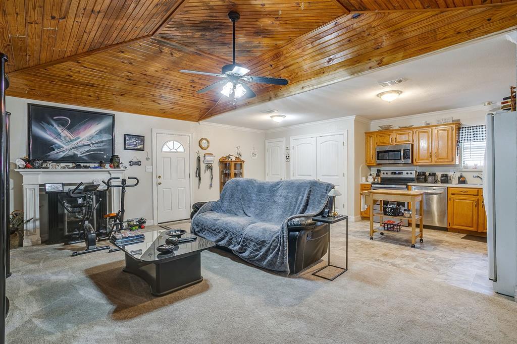 449 Dunlap Avenue Boyd, TX 76023 - Photo 7 of 27
