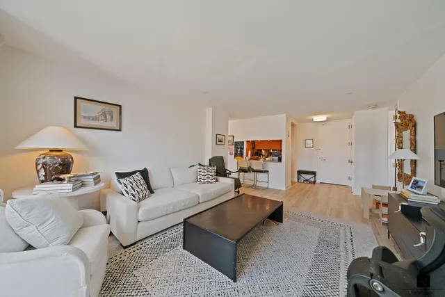 $1,850,000 | 1965 Broadway, Unit 9D | Upper West Side