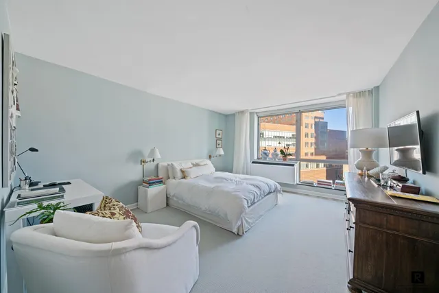 $1,850,000 | 1965 Broadway, Unit 9D | Upper West Side
