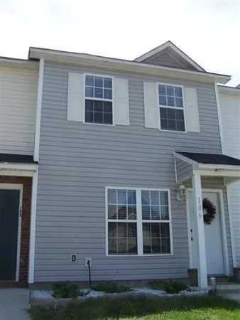$1,200 | 106 Pinegrove Court, Jacksonville, NC 28546