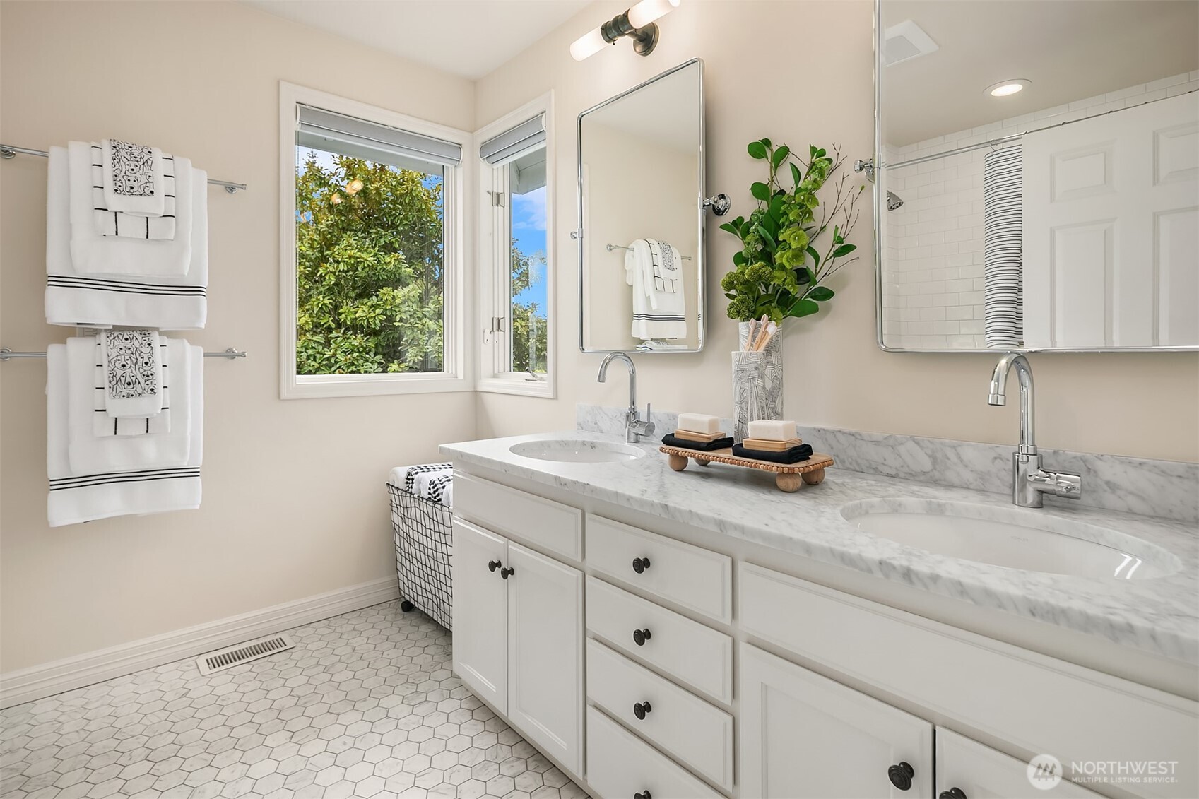 838 Evergreen Point Road Medina, WA 98039 - Photo 18 of 24