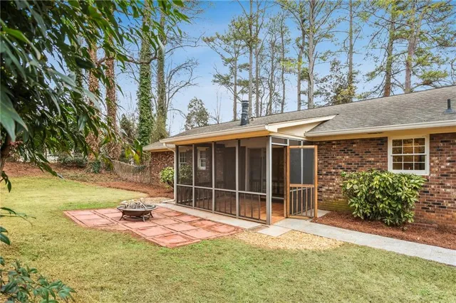 a front view of house with yard