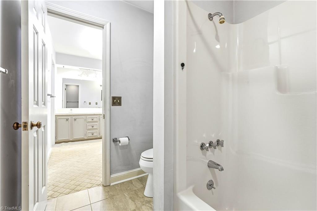 612 Hertford Road Winston-Salem, NC 27104 - Photo 44 of 49