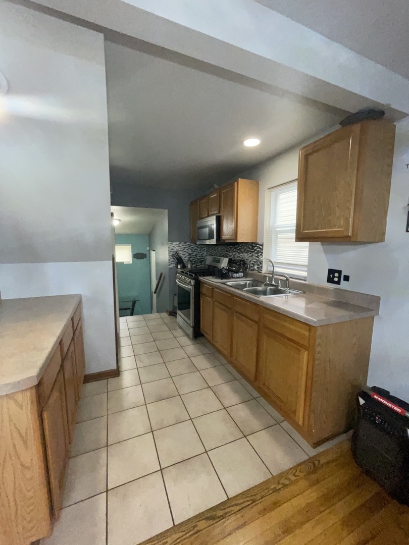 12204 South May Street Chicago, IL 60643 - Photo 7 of 13
