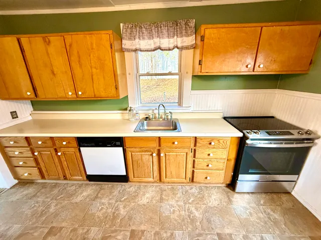 $149,900 | 15 Fay Court, Dexter, ME 04930