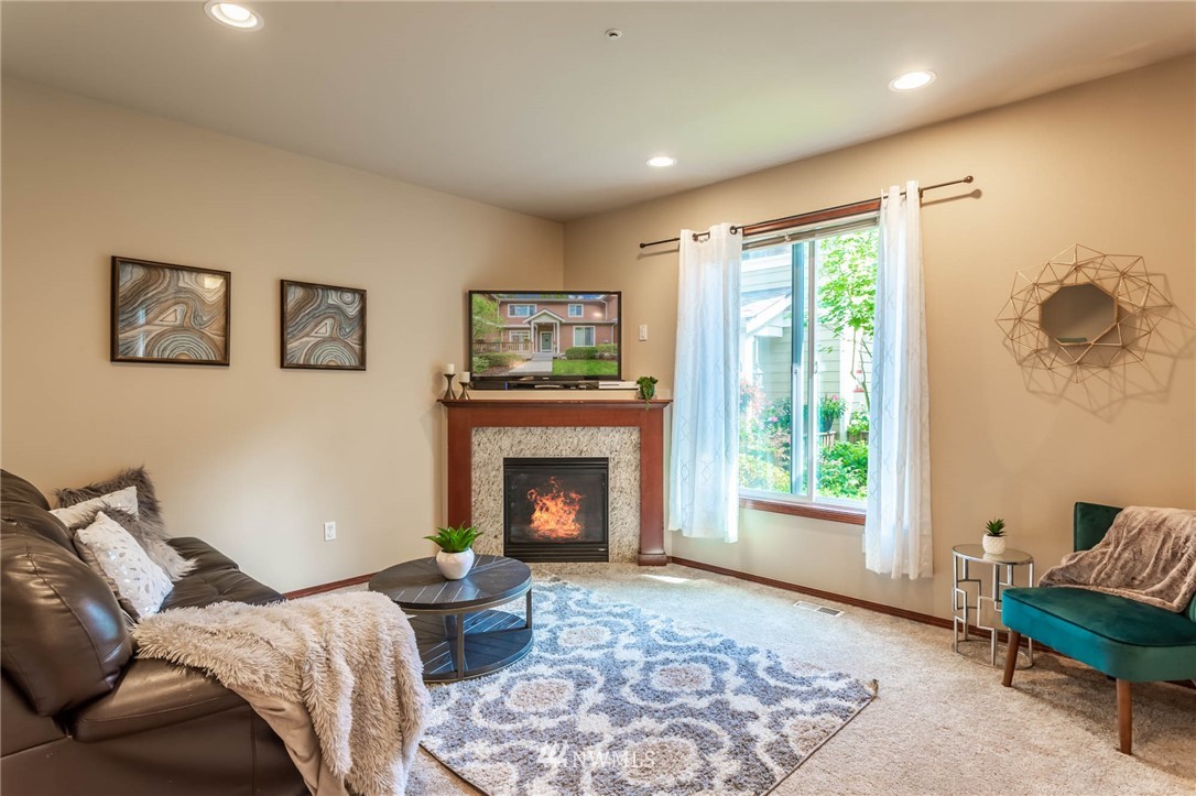 21611 10th Drive Southeast Bothell, WA 98021 - Photo 2 of 23