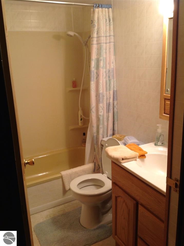 2723 Tonawanda Road Grawn, MI 49637 - Photo 28 of 53 1775030-28.JPG