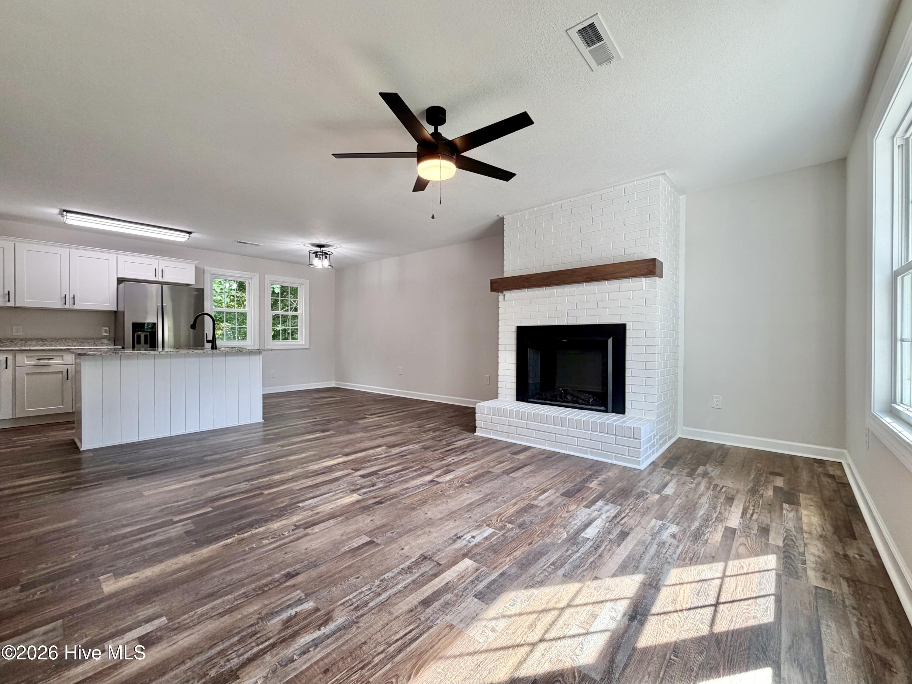 133 Anglers Cove Road Hertford, NC 27944 - Photo 5 of 24 Living Room 2