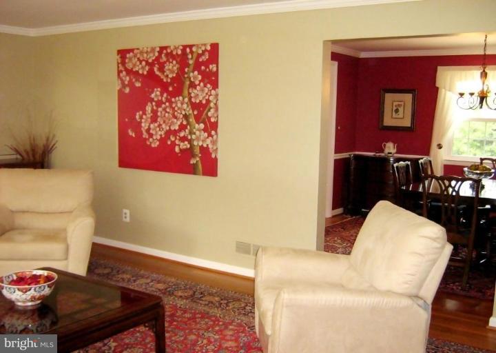 1108 Ryegate Road Towson, MD 21286 - Photo 15 of 26 Living Room/Dining Room