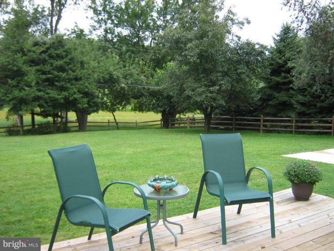 1108 Ryegate Road Towson, MD 21286 - Photo 17 of 26 Deck