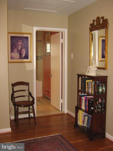 1108 Ryegate Road Towson, MD 21286 - Photo 21 of 26 Hallway