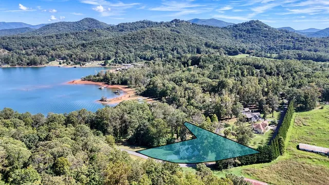 $1,190,000 | 609 Cypress Pointe Lane, Hayesville, NC 28904