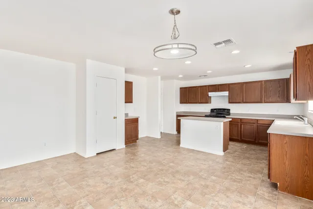 $1,595 | 45607 West Amsterdam Road, Maricopa, AZ 85139