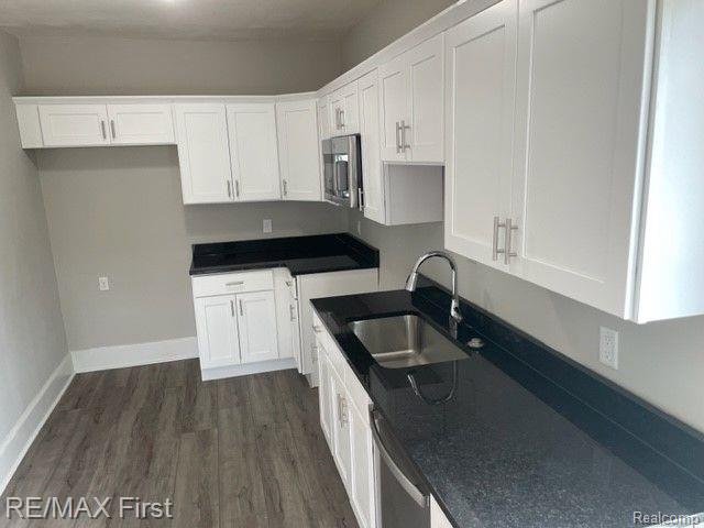 7271 Stephens Road Center Line, MI 48015 - Photo 12 of 16 Gallery Image 12