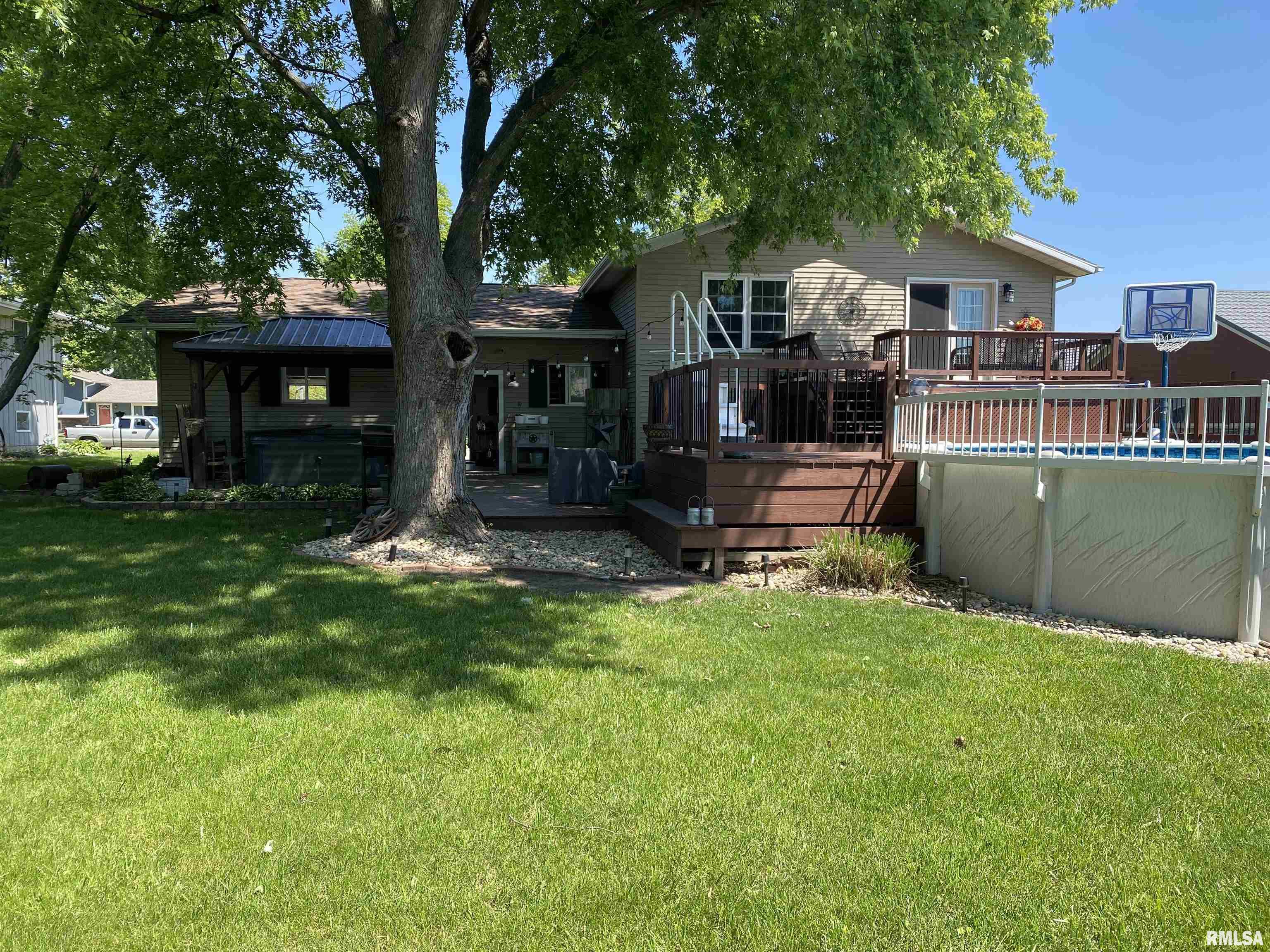 338 Harvester Road Canton, IL 61520 - Photo 4 of 49
