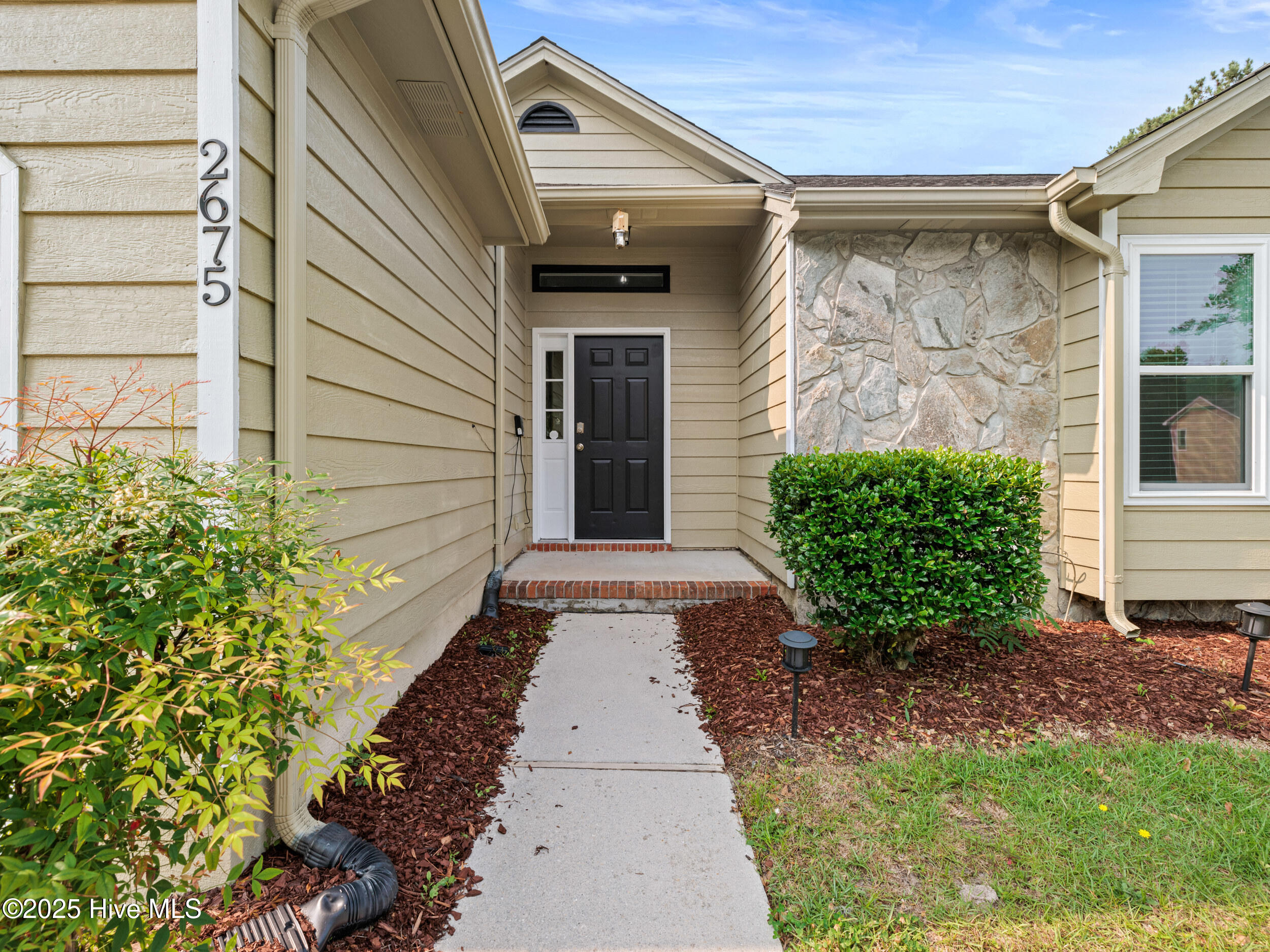 2675 Idlebrook Circle Midway Park, NC 28544 - Photo 3 of 26 6_025a6060