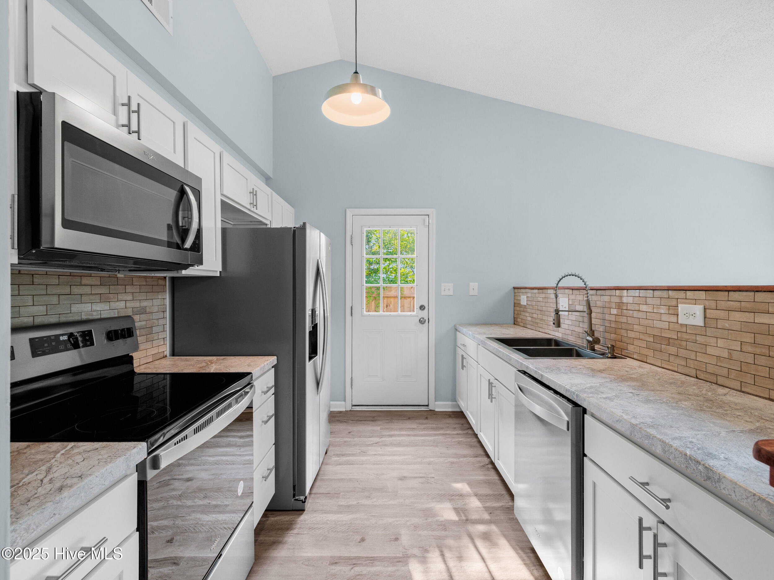 2675 Idlebrook Circle Midway Park, NC 28544 - Photo 7 of 26 21_025a5980