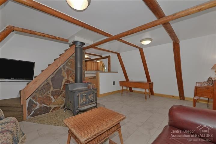 19161 Shoshone Road Bend, OR 97702 - Photo 14 of 25 living room looking at stairs