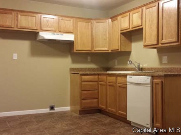2405 Ladley Court Springfield, IL 62703 - Photo 3 of 22 Gallery Image 3