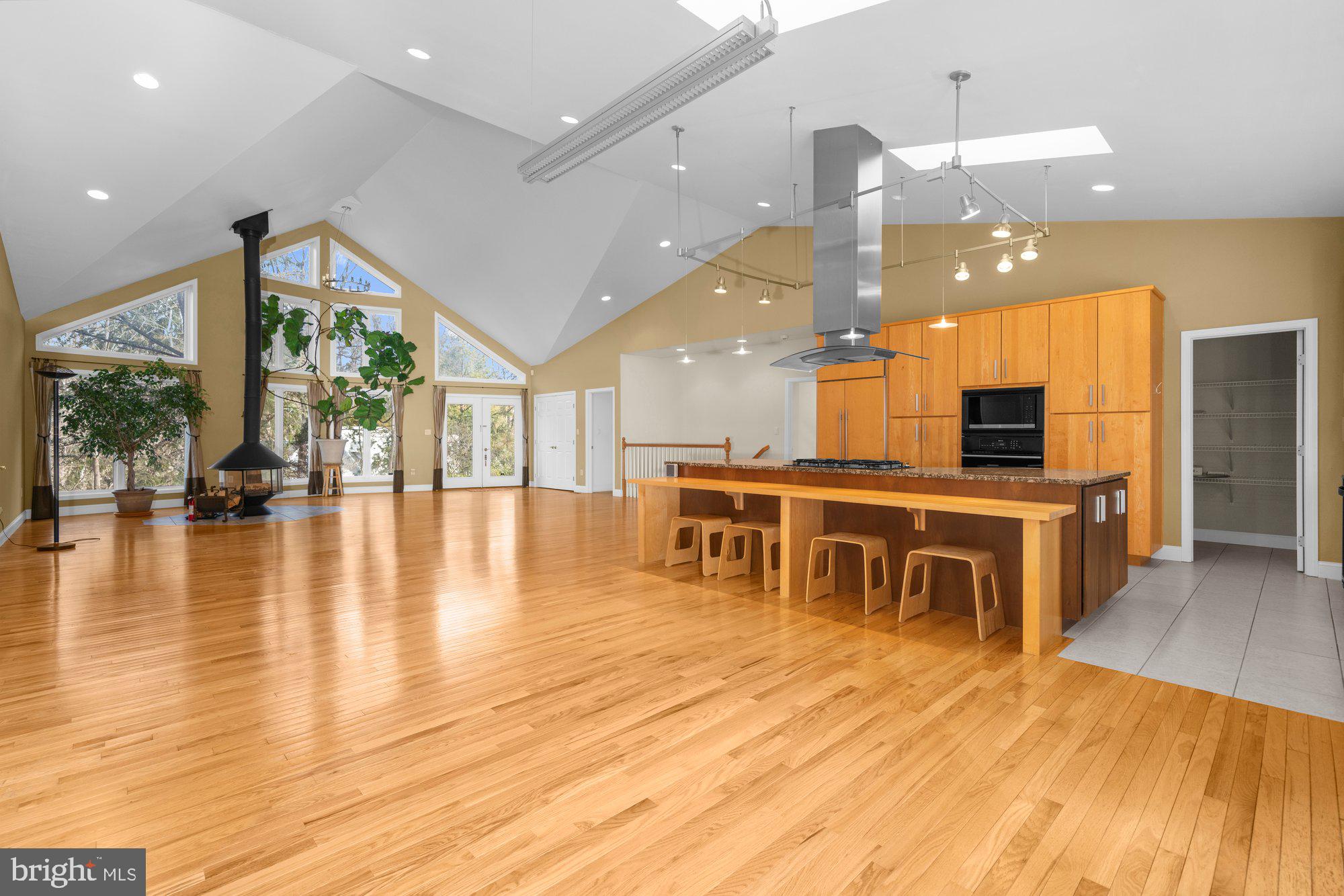 302 North Tulpehocken Road Reading, PA 19601 - Photo 11 of 38