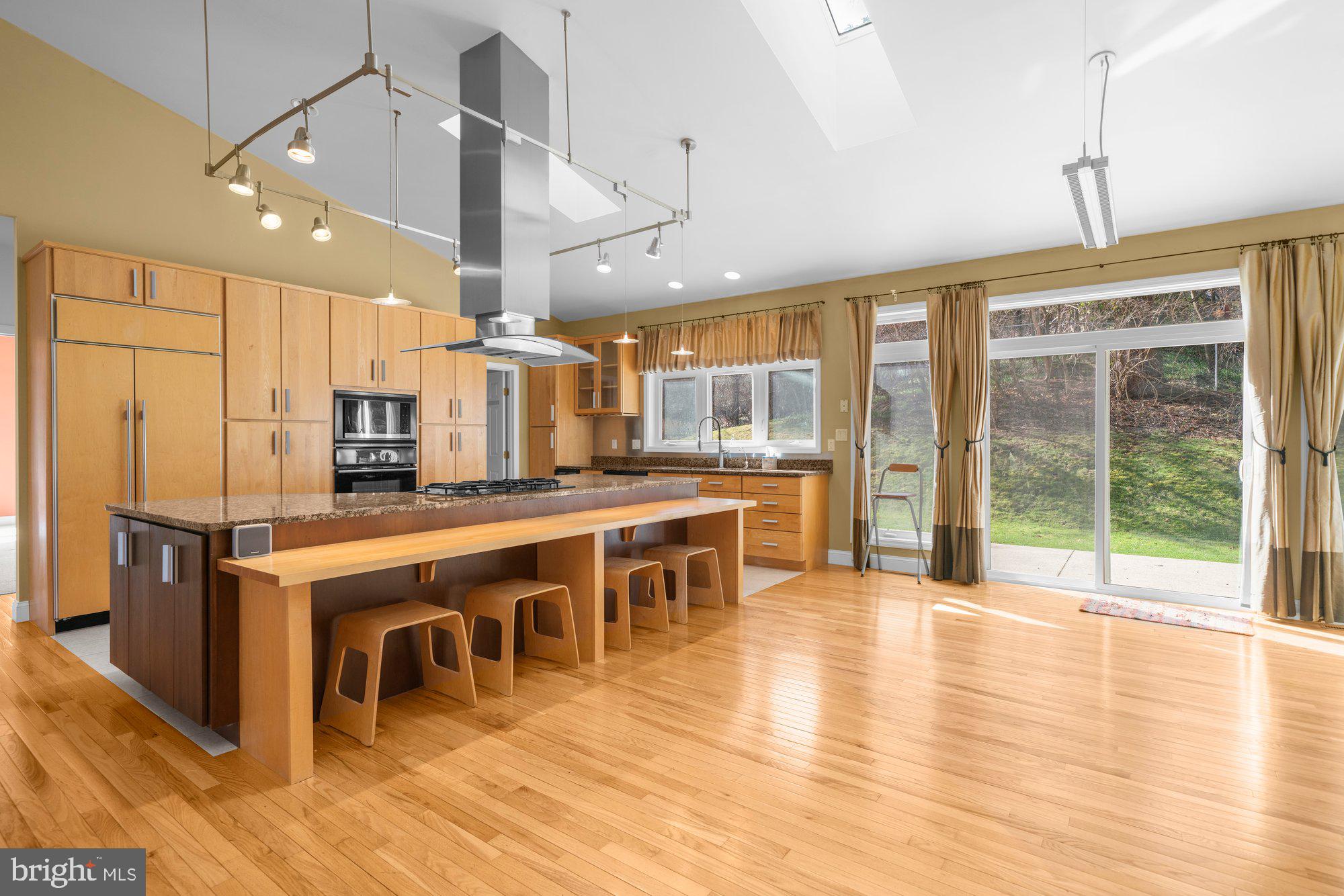 302 North Tulpehocken Road Reading, PA 19601 - Photo 6 of 38