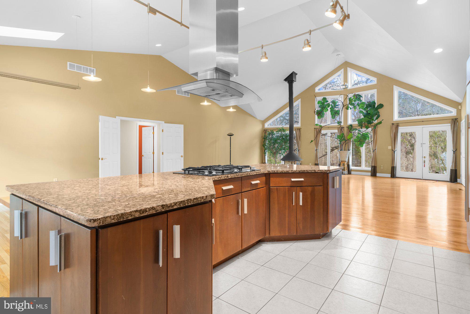 302 North Tulpehocken Road Reading, PA 19601 - Photo 8 of 38